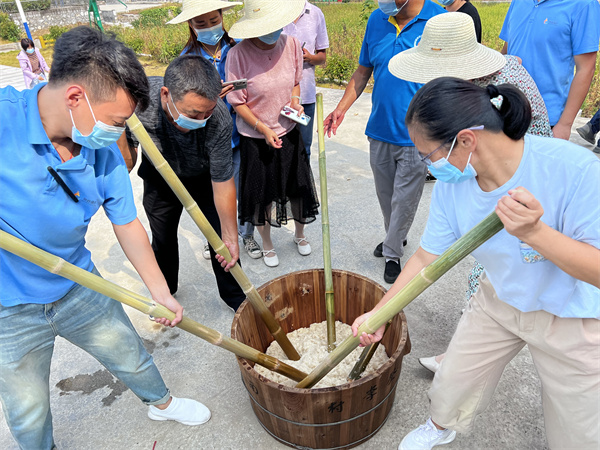 【我们的节日·中秋】石台：欢声笑语迎中秋，文明和谐情更浓