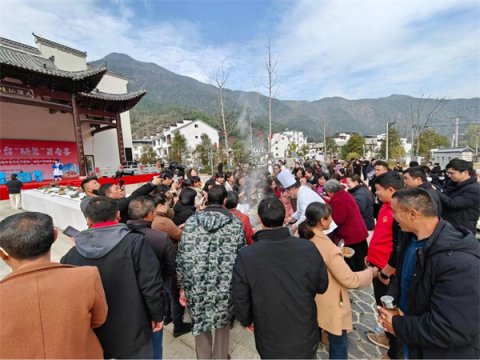 硒餐飘香  情暖意长——石台县举办“迎腊八 硒餐百寿宴”活动